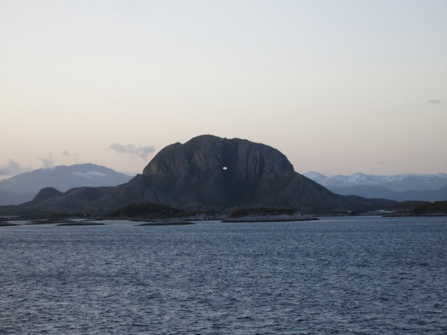 Hurtigruten_2015-06-20_00-03